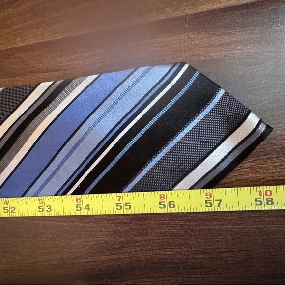 MICHAEL KORS Silk Striped Blue and Black Men's Tie - Picture 10 of 10